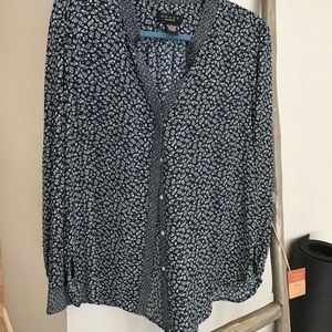 Pasley blouse with hidden buttons